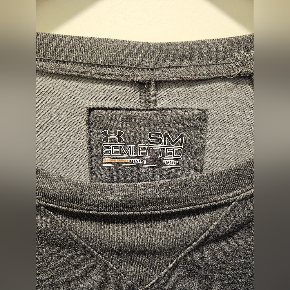 Colorado State University Under Armour Sweatshirt - Picture 3 of 4